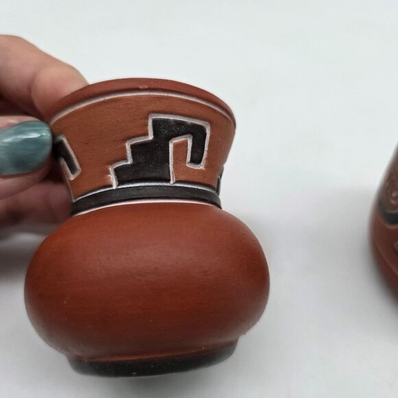 Set Of 2 Miniature Terracotta Clay Pots With Geometric & Tribal Maya Patterns - Picture 7 of 9